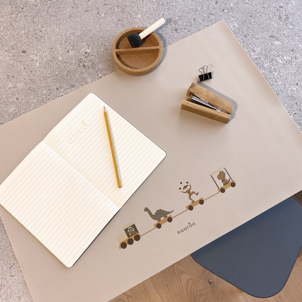 Elvin circus placemat Cobblestone
